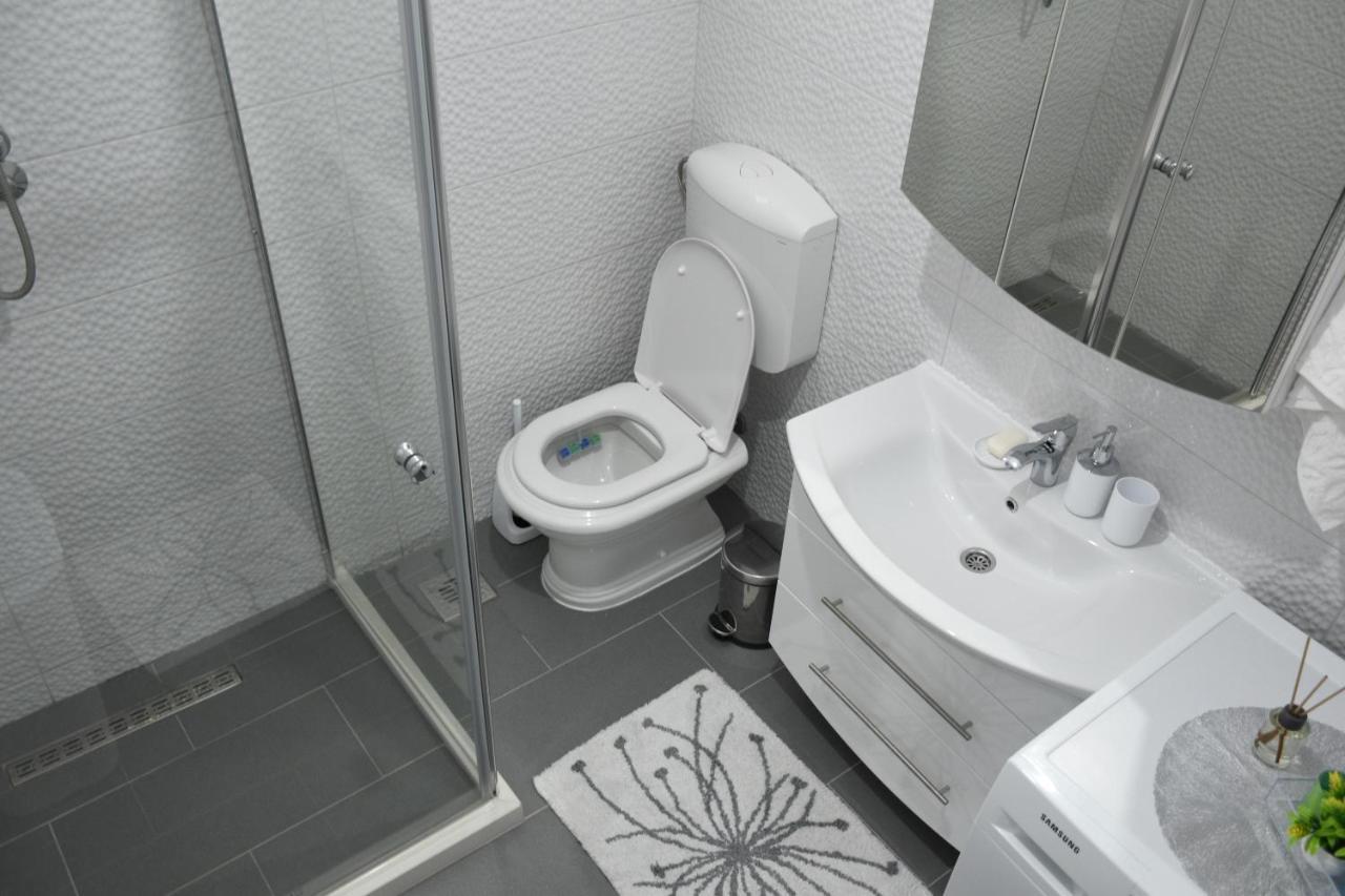 The White Apartment Mostar Exterior photo